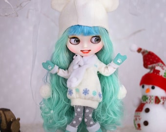Violet – Premium Custom Neo Blythe Doll with Green Hair, White Skin & Matte Smiling Face