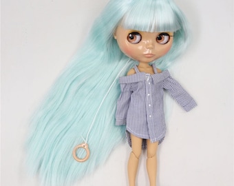 Zainab – Premium Custom Neo Blythe Doll with Green Hair, Tan Skin & Shiny Cute Face