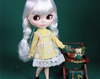 Alba – Premium Custom Neo Blythe Doll with Silver Hair, White Skin & Shiny Cute Face