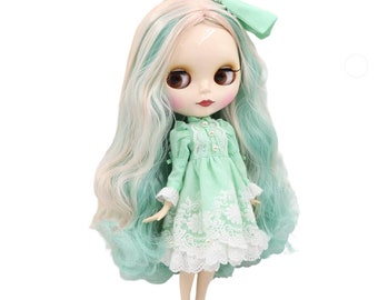 Katlyn – Premium Custom Neo Blythe Doll with Multi-Color Hair, White Skin & Shiny Cute Face