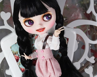 Susan – Premium Custom Neo Blythe Doll with Black Hair, White Skin & Matte Smiling Face