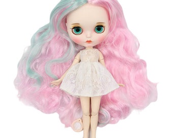 Avery – Premium Custom Neo Blythe Doll with Multi-Color Hair, White Skin & Matte Pouty Face