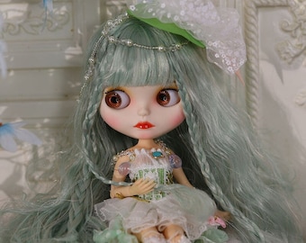 Neo Blythe Doll Short Dress with Headdress & Stocking