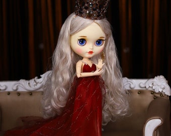 Neo Blythe Doll Queen Red Gown with Crown & Earrings