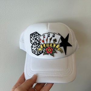 Trucker Hat mit Patches Kundenspezifischer Fernlasterhut Trendy Hat Retro Fernlastfahrerhut Vintage Hut Glücklicher Fernlastfahrerhut