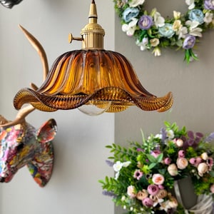 Ceiling lamp flower / hanging lamp in flower shape / modern style ceiling light / pendant light / lighting / decoration / home decor / lamp