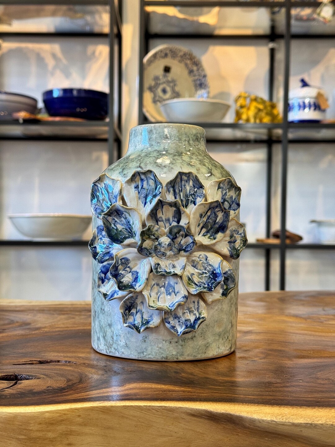 Elegant Ceramic Flower Vase - Perfect for Home Decor