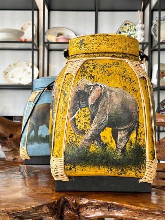 Basket / Elephant / Storage Basket Made of Bamboo / Can / Exotic