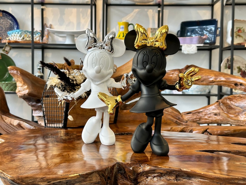 Minnie Mouse-staty / Musfigur i vitt / Walt Disney-dekoration / Svart mus / Borddekoration / Presentidé / Design / Dekoration bild 1
