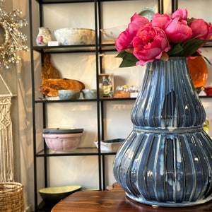 Vase / Flower Vase / Blue Ceramic Vase / Table Decoration / Decoration / Home Decor / Gift Idea / Flowers