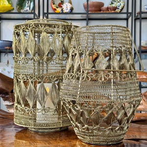 Lantaarn / Grote lantaarn / Kaarsenlantaarn Goud / Handgemaakt van metaal / Kaarsenhouder / Decoratie / Hangende lantaarn / Woondecoratie / Kaarsen
