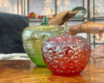 Apple statue / decorative apple / decorative object made of glass / glass apple / sculpture / decor / table decoration / home decor / gift