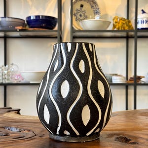 Vase / Flower Vase / Ceramic Vase / Table Decoration / Ceramic Handcraft / Decoration / Home Decor / Interior / Gift Idea / Flowers