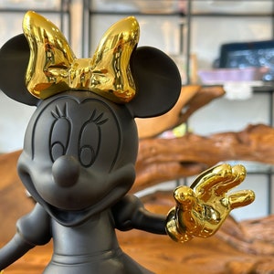 Minnie Mouse-staty / Musfigur i vitt / Walt Disney-dekoration / Svart mus / Borddekoration / Presentidé / Design / Dekoration bild 4