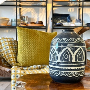 Vase / Flower Vase / Blue Ceramic Vase / Table Decoration / Handmade from Thailand / Decoration / Home Decor / Gift Idea / Flowers