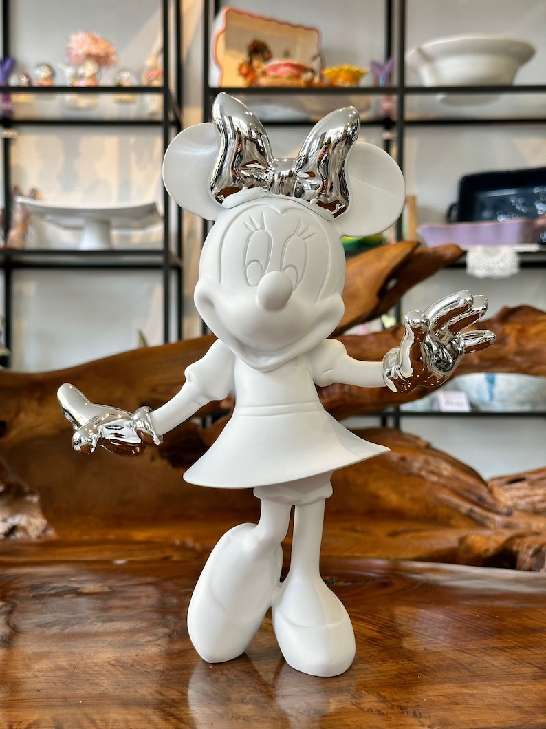 Minnie Mouse-staty / Musfigur i vitt / Walt Disney-dekoration / Svart mus / Borddekoration / Presentidé / Design / Dekoration Vit