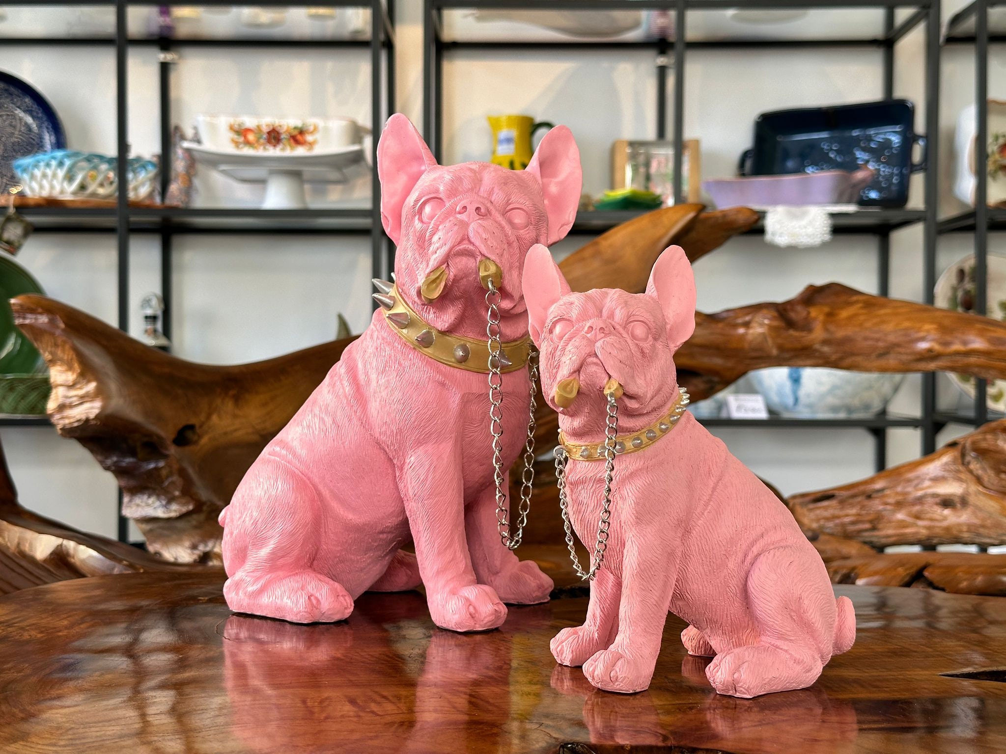 Scultura Bulldog E Chihuahua In Resina Colorata - Decorazione Per Amanti Dei Cani 15x26cm - Foto 2