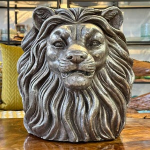 Flowerpot / Planter Lion Head / Plant Pot Lion Silver / Animal Decoration / Home Decor / Handmade from Plaster / Gift Idea / Plants