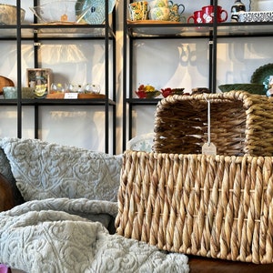 Basket / wicker basket / storage basket / handmade from Vietnam / home decor / decoration / design / gift idea