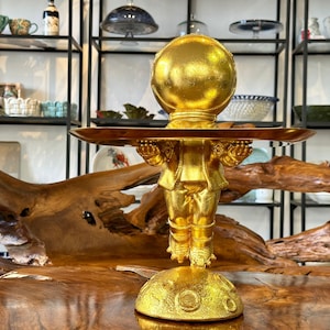 Astronaut statue / cosmonaut with gold tray / decorative figure / decoration / golden astronaut / table decoration / gift / home decor