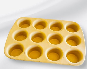 PAMPERED CHEF Heritage Stoneware Collection, 12 Muffin Cupcake Pan, 11” X 15”