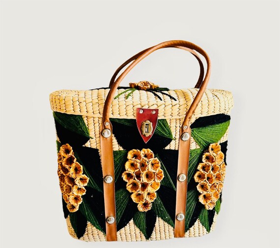 Vintage Straw Purse with straw grape design - image 1