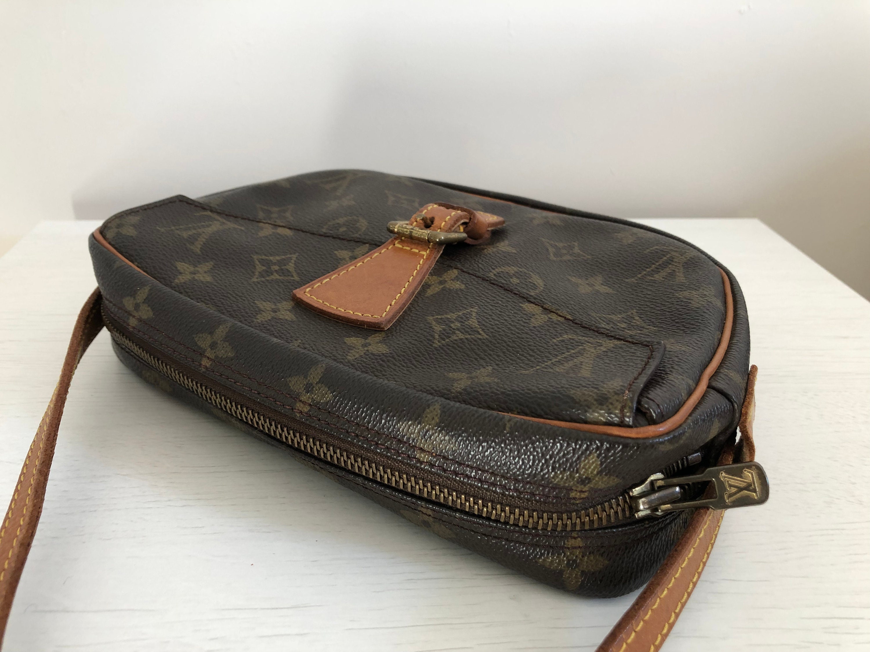Louis Vuitton Jeune Fille Shoulder bag 339882