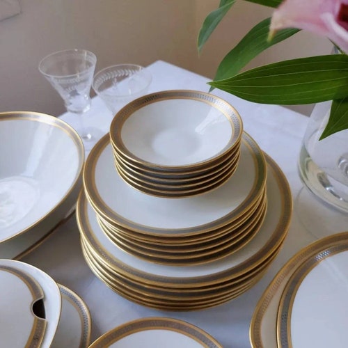 Vintage Germany Hutschenreuther Gold Platinum Banded Cups/Saucers and top Plates