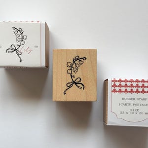 Sellos de diseño Nyret: sello de goma con forma de lirio o lirio de los valles: sello de madera con motivos florales vintage o sello de goma para planificadores y diarios