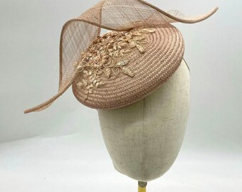 Beige swirl lace fascinator / beige fascinator/ wedding guest hat / gold fascinator headpiece
