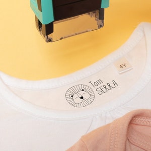 Tampon Textile personnalisé Animaux à encre noire pour Marquer avec un prénom les vêtements et la papeterie de votre enfant image 1
