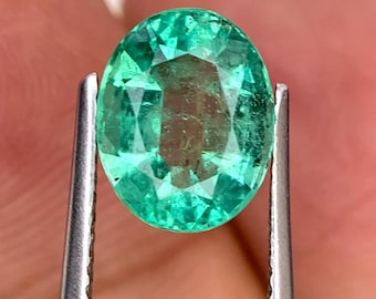 High Quality Natural Zambian Emerald , Oval Cut Faceted  Loose gemstone Weight-2.28 Cts, Size-9x7.2 mm, Vivid Green Color Emerald #B23.6