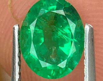 Natural Zambian Emerald , Oval Cut Faceted  Loose gemstone Weight-1.18 Cts, Size-7.5x6 mm,Vivid Green Color Zambian Emerald #B23.35