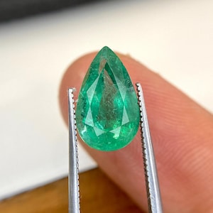 High Quality Natural Zambian Emerald , Pear Cut Faceted  Loose gemstone Weight-2.77 Cts, Size-12x7.7  mm, #B23.19