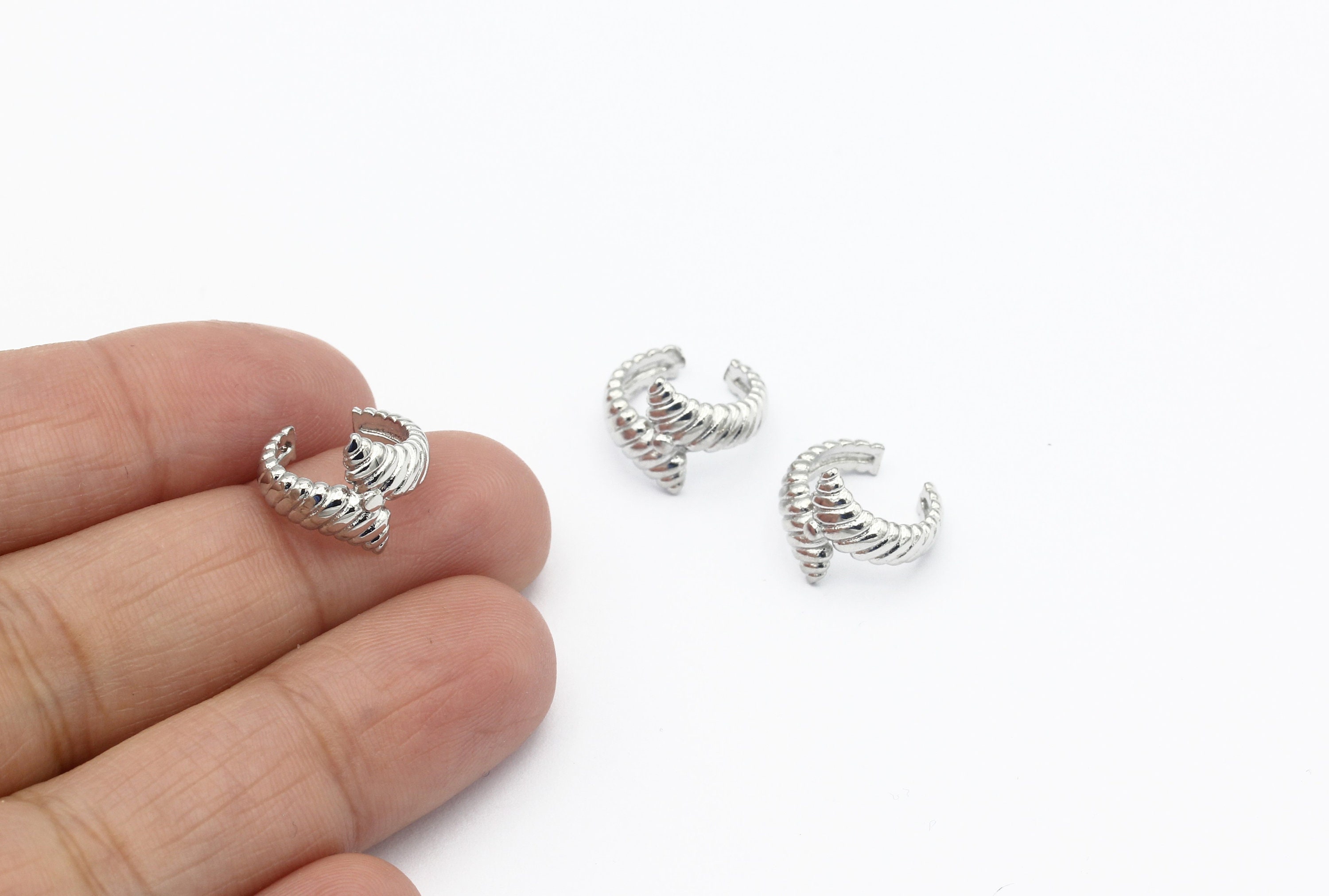アクセサリー Scat Rose\" hoop pierce earcuff Harley ear cuffs, Round cut, White, Rhodium plated | Swarovski