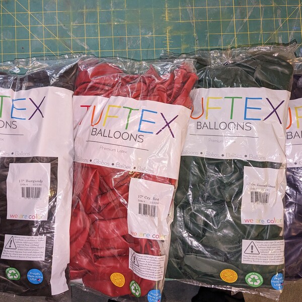 Tuftex Crystal 17" balloons