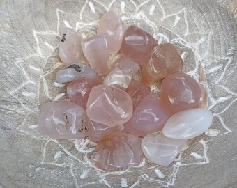 Różowy Chalcedon Spadł Kamień A 20-30mm