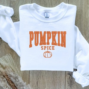 Besticktes Kürbis Spice Sweatshirt, Herbst Pullover für Sie und Ihn, Pullover für den Herbst, besticktes Sweatshirt, Halloween Sweatshirt Kürbis