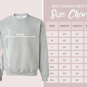 Puede incluir: Tabla de tallas para una sudadera con cuello redondo unisex. La tabla muestra el ancho, la longitud y la longitud de la manga en pulgadas para las tallas S a 5XL.