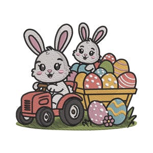 Peut inclure: Motif brodé avec deux lapins de dessin animé. L'un conduit un tracteur rouge, tandis que l'autre est assis dans une charrette remplie d'œufs de Pâques colorés. Le motif est sur fond blanc.