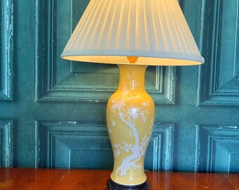 A stunning Chinese vintage yellow lamp