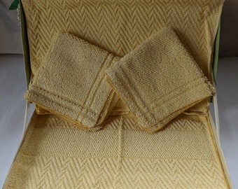 Vintage/Retro/Mid Century Christy & Sons Pale Yellow 100% Cotton Hand Towel And Flannel Set, In Box