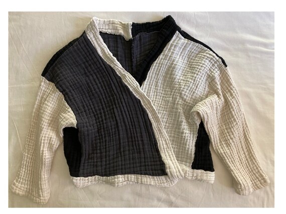1990s gray, black and white color-blocked wrap top - image 4