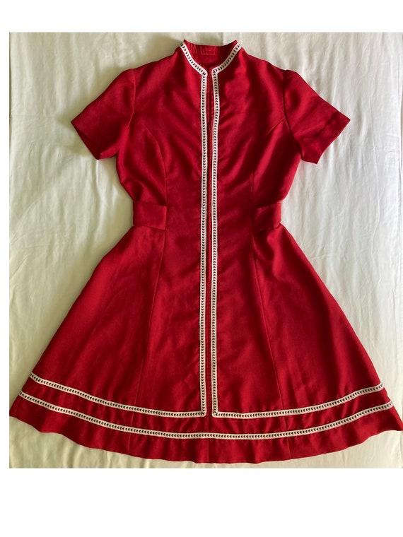 1970s red knit fit and flare dress with contrast … - image 3