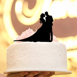 Custom Couple Silhouette Custom Wedding Cake Topper, Personalized Bride and Groom Cake Topper, Mr. and Mrs. Wooden Cake Topper for Wedding