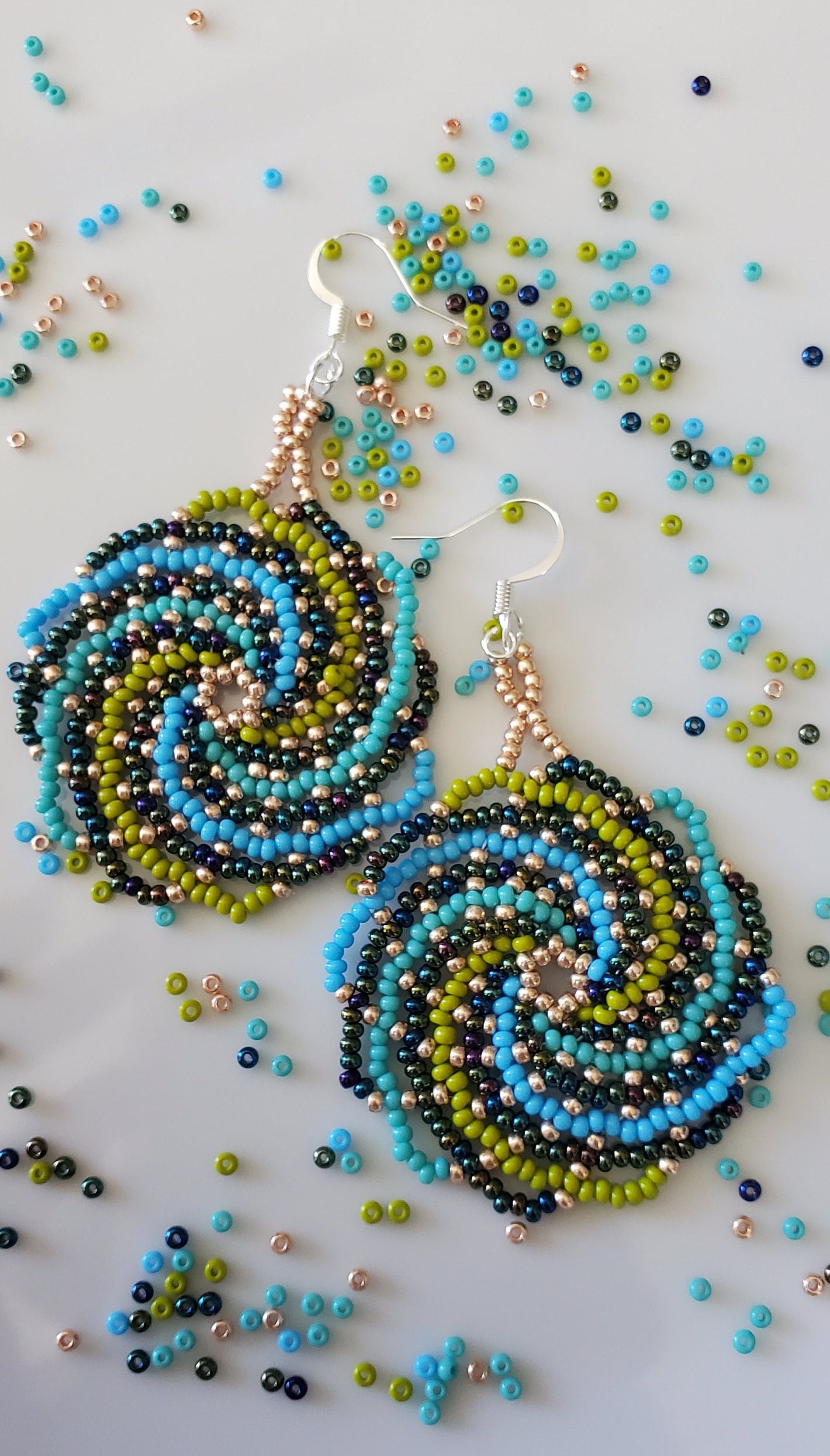 Spiral Green and Blue Beaded Earrings Aretes En Espiral De