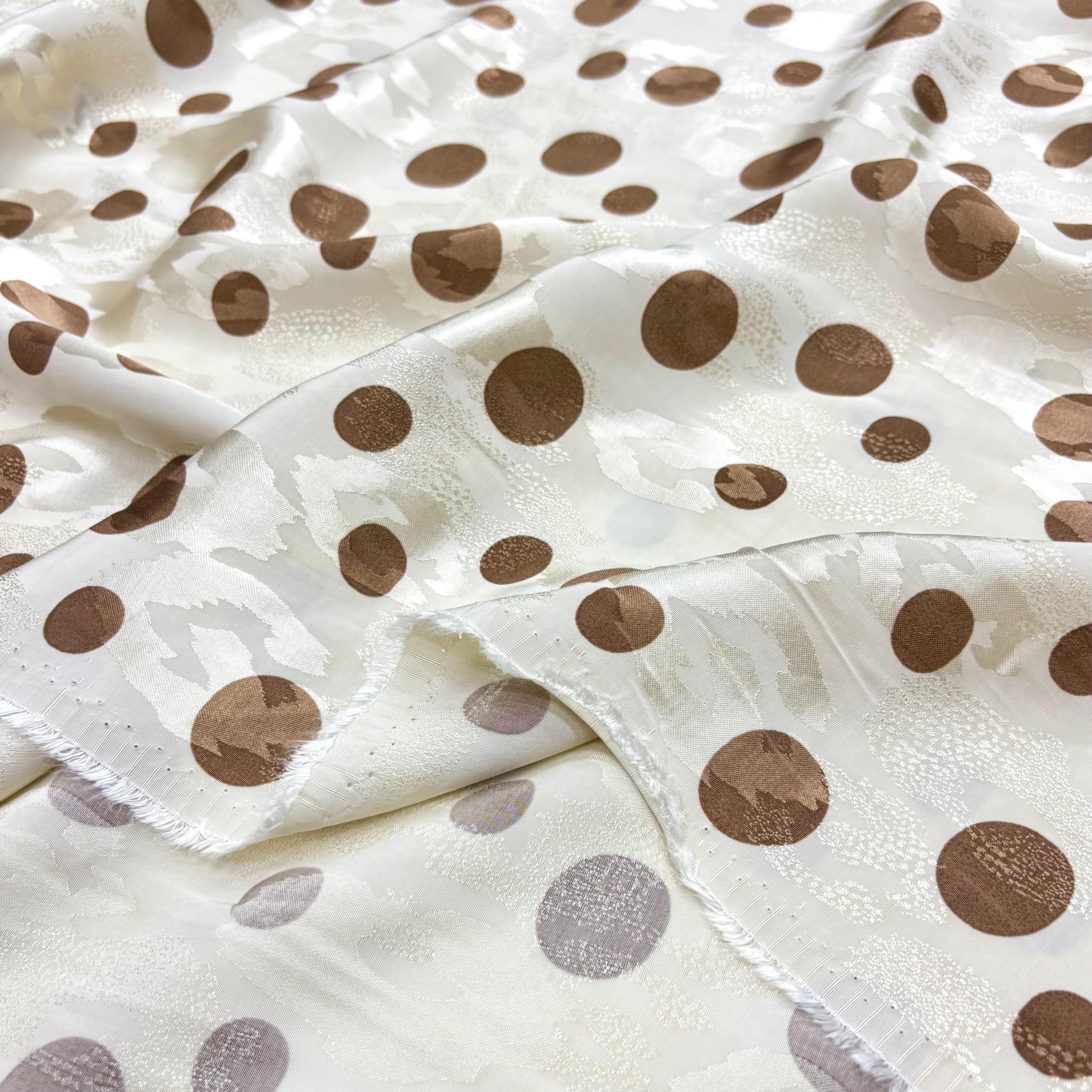 Tessuto Jacquard Cupro Marrone a Pois al Metro – Morbido Misto Seta Viscosa e Cotone per Abiti, Bluse ed Eleganti Creazioni (150cm)