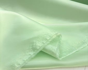 Light Green Silky Lining Fabric: Lightweight Polyester (150cm Wide)