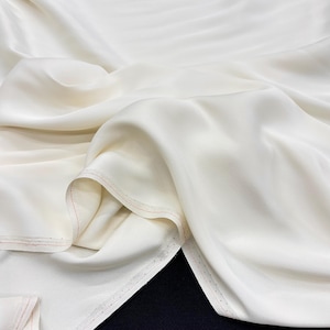 Tela de rayón cupro sedoso de alta calidad en color crema, tela para chaquetas, tela por yardas,(150 cm/1,64 yardas/57 pulgadas)