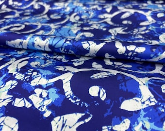Italiaanse zomerblauwe satijnstof – zijdezacht, lichtgewicht materiaal voor jurken en kleding | 150 cm
